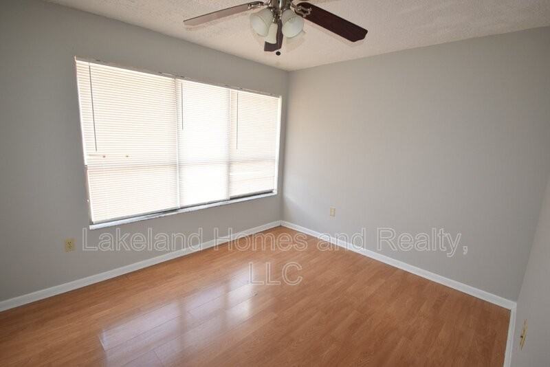 450 Market Sq E - Photo 6 of 11