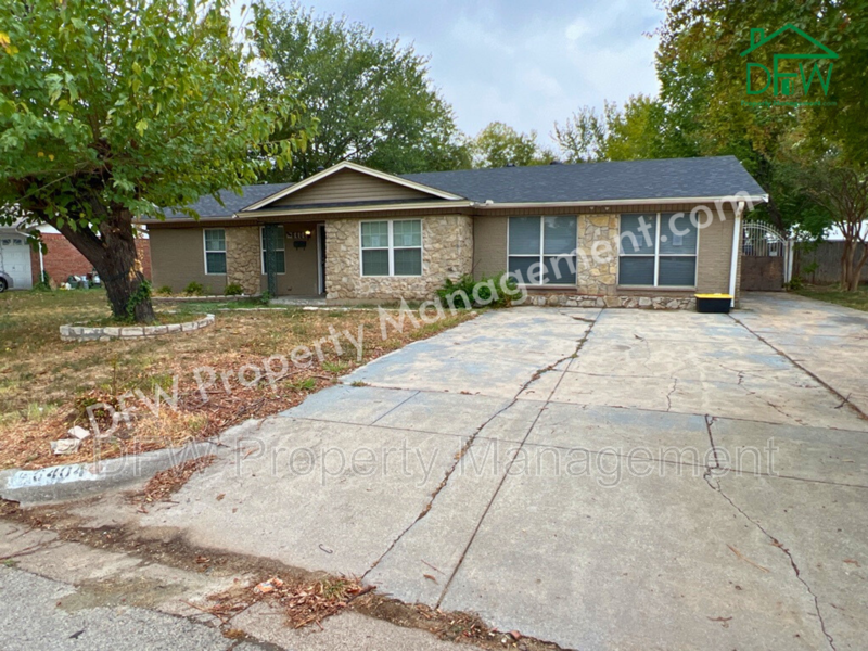 6404 Regal Rd - Photo 3 of 43