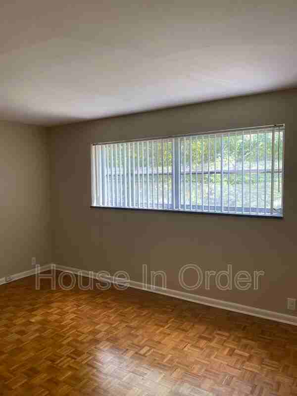 30 Edgemont Rd #27 - Photo 6 of 11