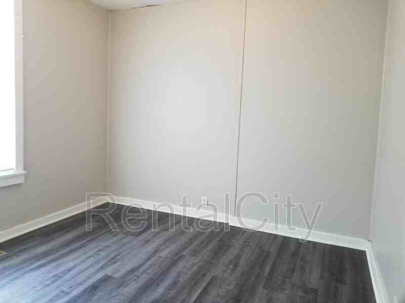 223 N Tennessee St - Photo 3 of 12