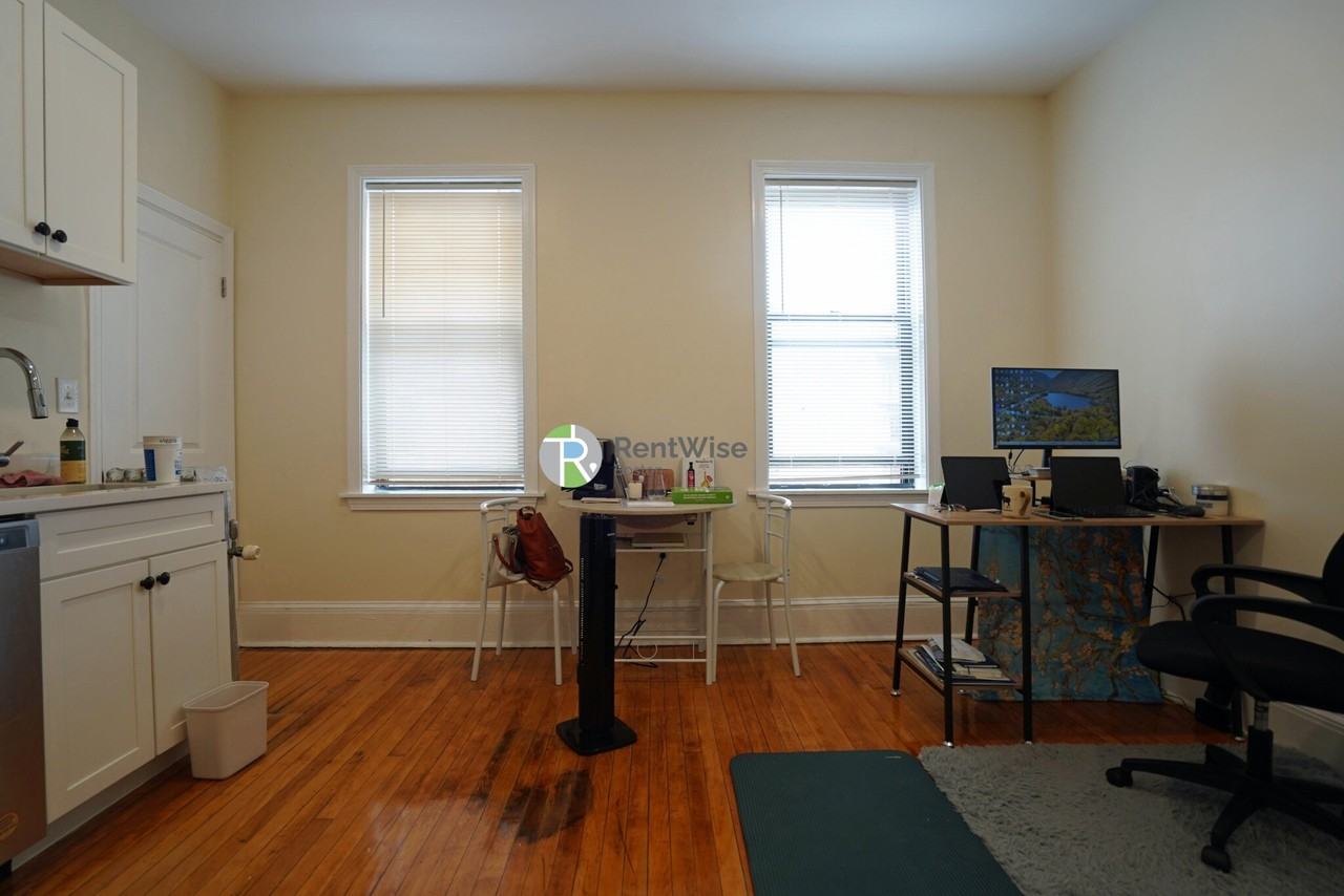 1218 Commonwealth Ave #18 - Photo 7 of 17