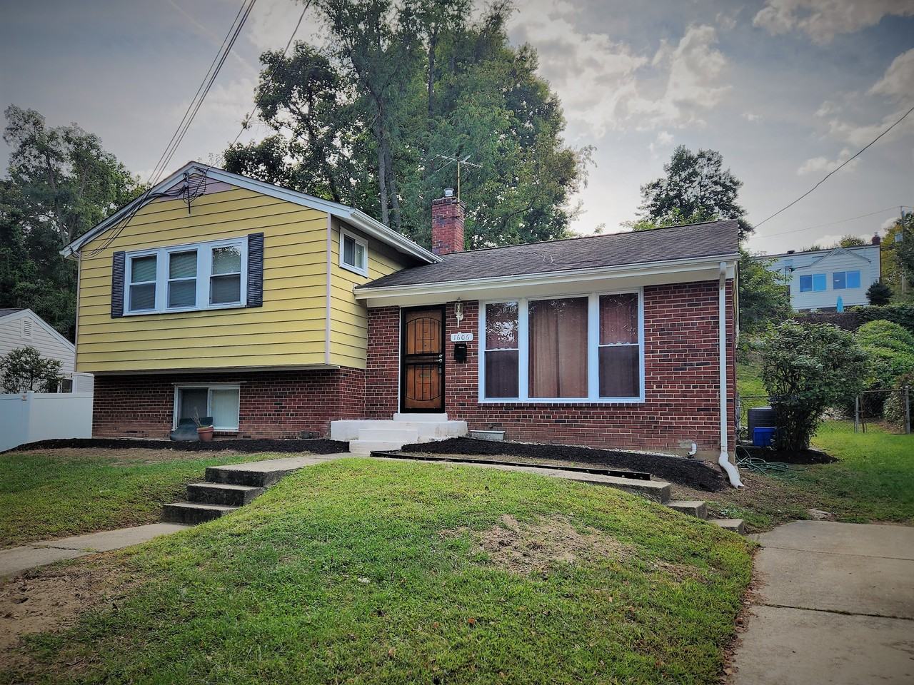 1606 Imperial Dr - Photo 2 of 36