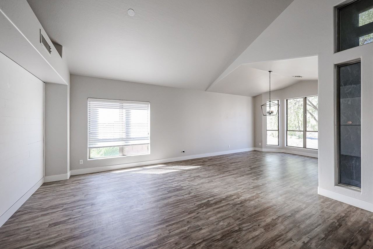 2355 N Travis Cir - Photo 6 of 32