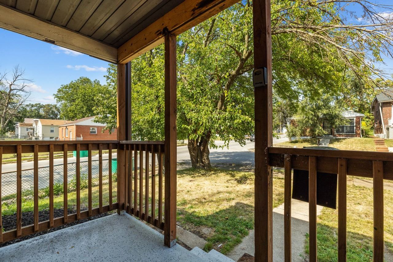 6176 Sherry Ave - Photo 2 of 27