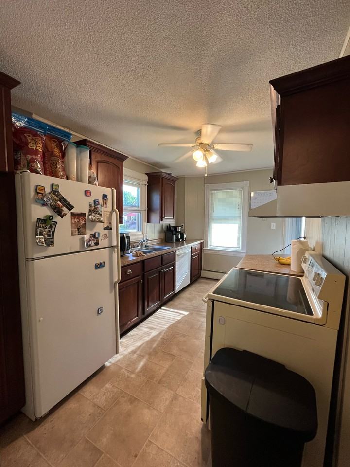 307 Main St - Photo 2 of 9