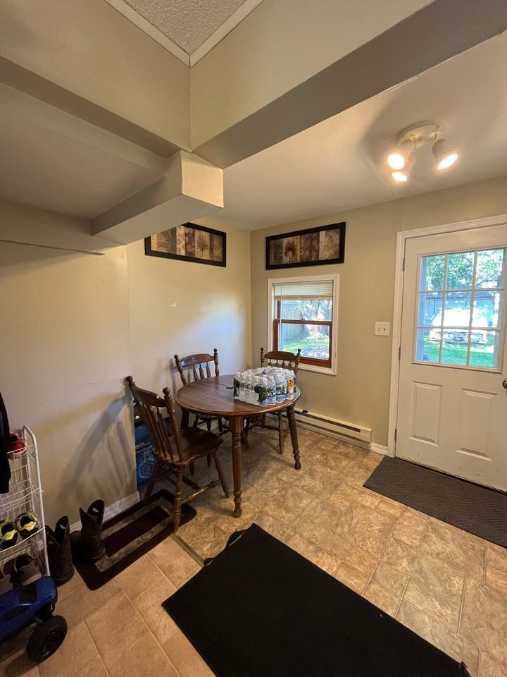 307 Main St - Photo 3 of 9