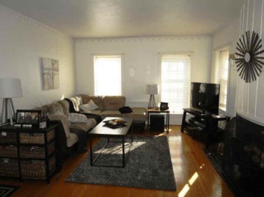 2408 Kendall Avenue - Photo 2 of 9