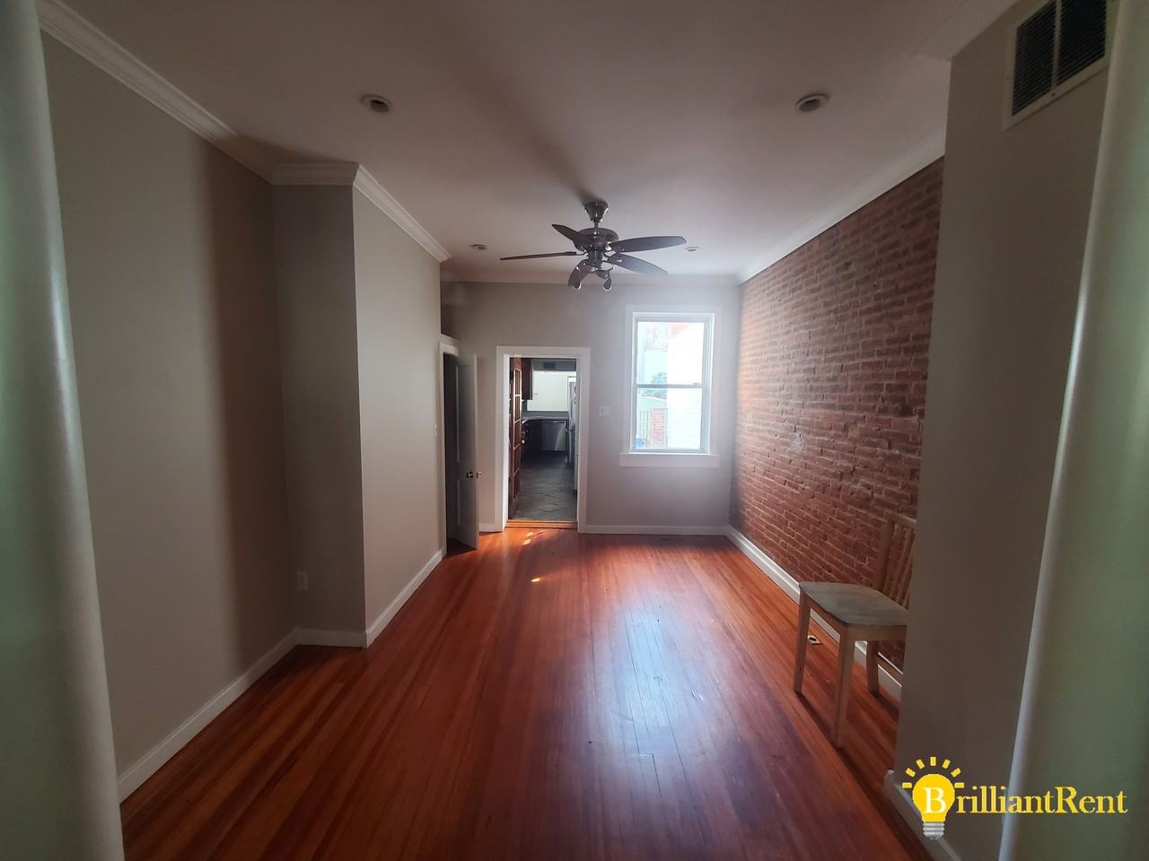 1711 Bank Street - Photo 3 of 14