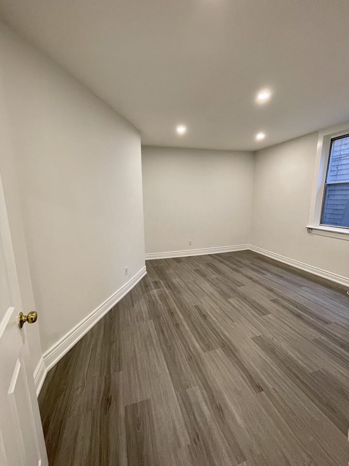 158 Danforth Avenue #2B - Photo 3 of 7