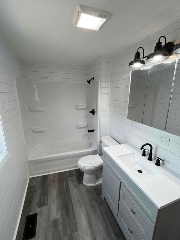 103 S Spruce St - Photo 3 of 7