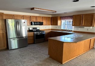 8019 57th Dr Ne - Photo 3 of 15