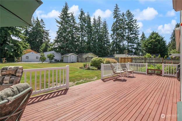 8019 57th Dr Ne - Photo 4 of 15