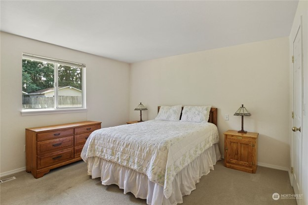 8019 57th Dr Ne - Photo 6 of 15