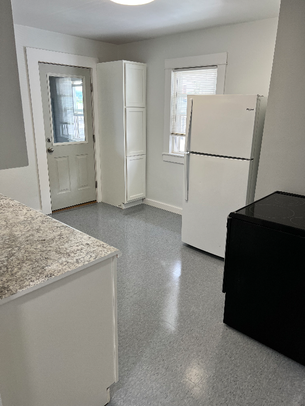 310 Grant Ave #3rdNORTH - Photo 3 of 13