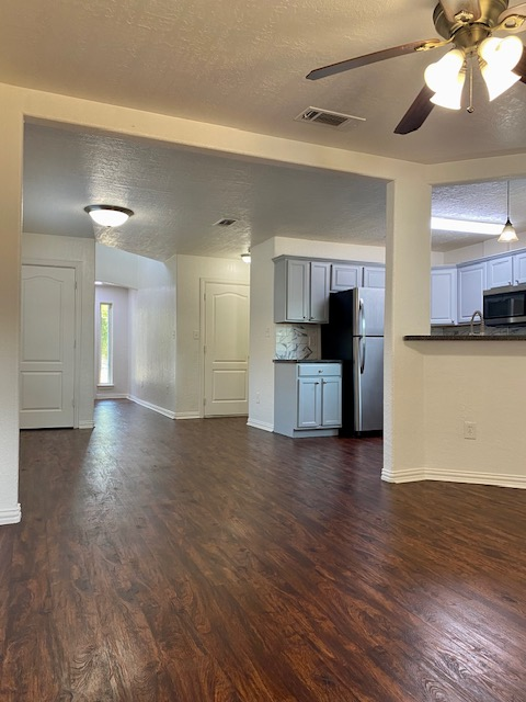 419 E 10th St #NA - Photo 2 of 11