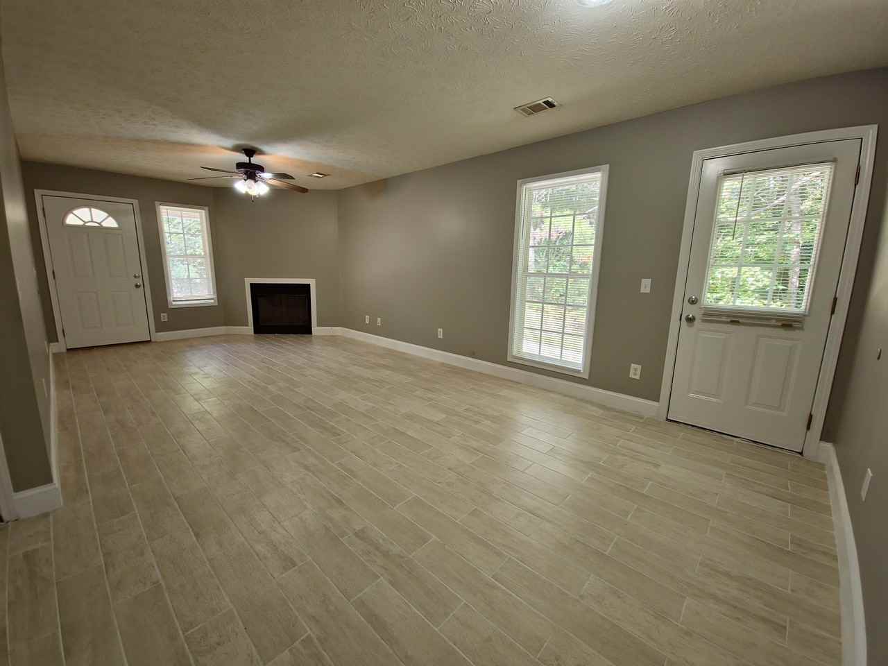 142 Mobley Ct #142 - Photo 3 of 29