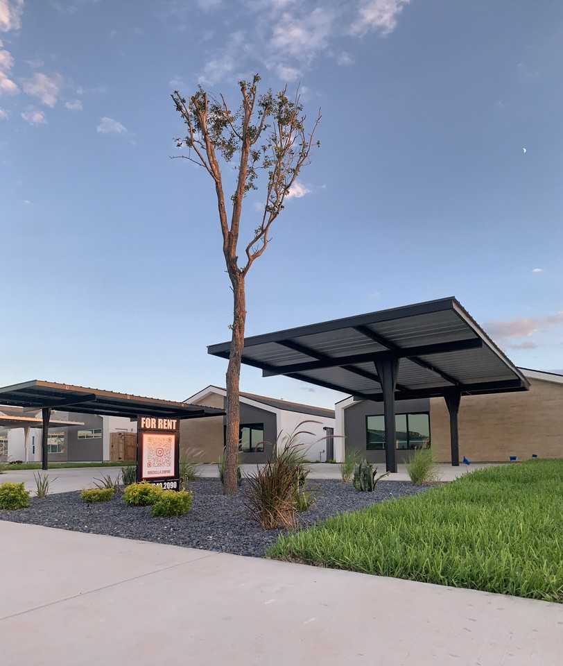 1400 E Hibiscus Ave #B