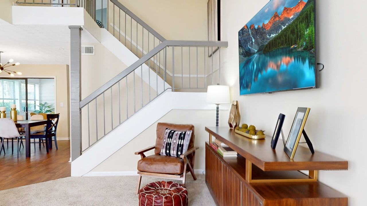 The Columns at Lake Ridge - Photo 6 of 21