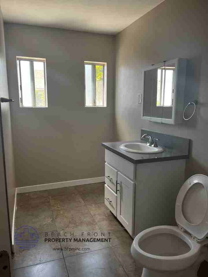 1208 A-B, 1210 A-B W. 166th St. - Photo 2 of 20