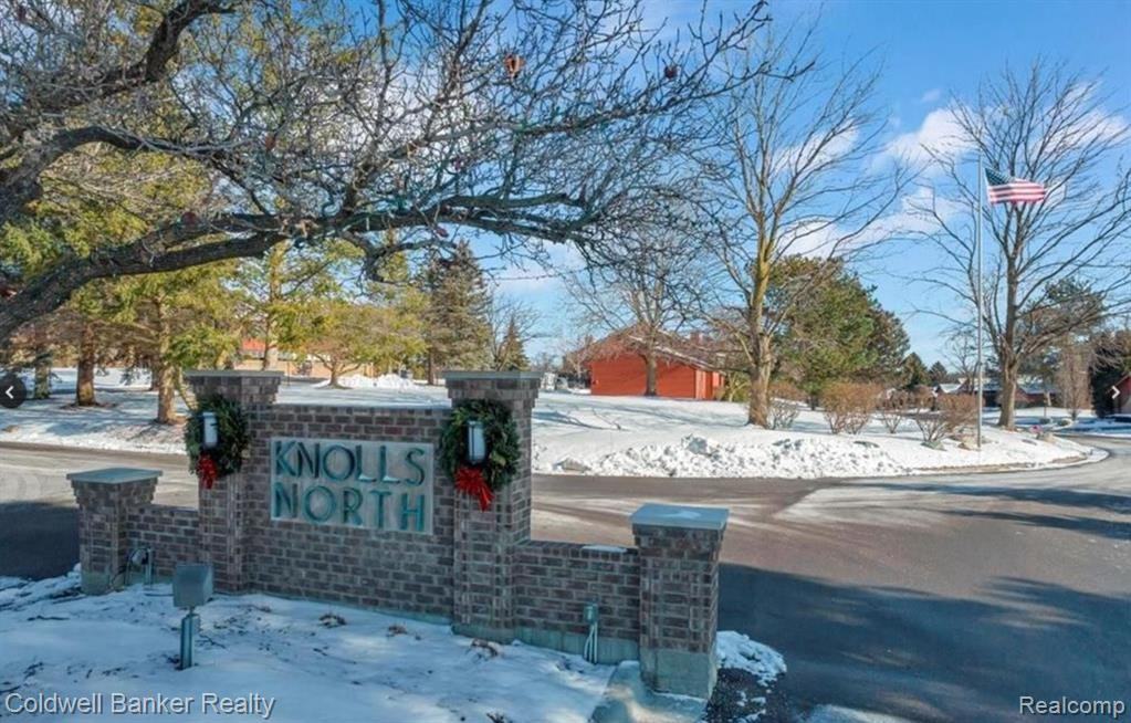 875 Greenview Ct - Photo 3 of 6