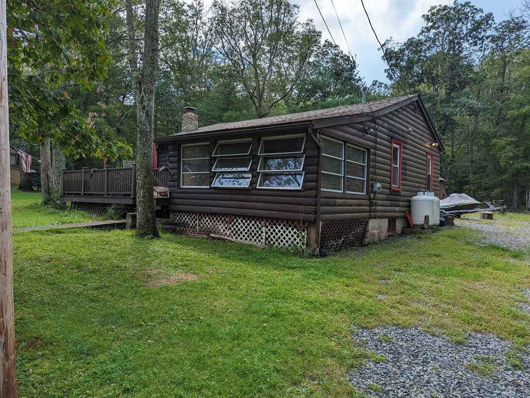 111 Minisink Trl - Photo 3 of 17