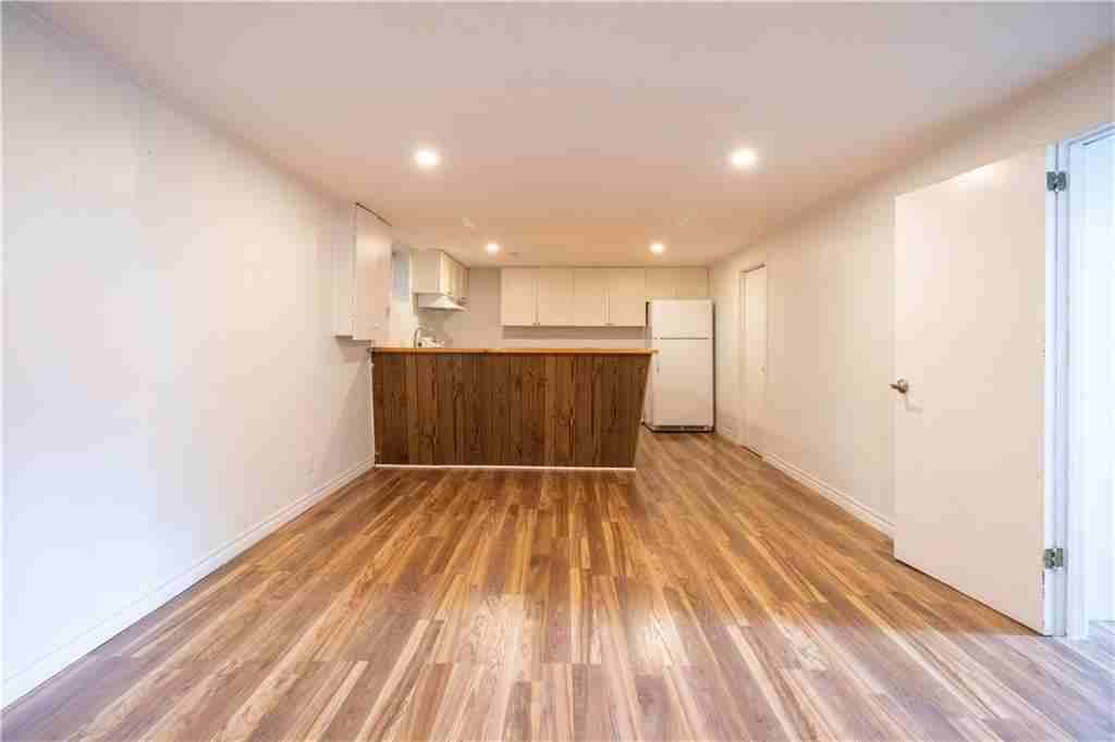 8 Joncaire Place - Photo 3 of 12