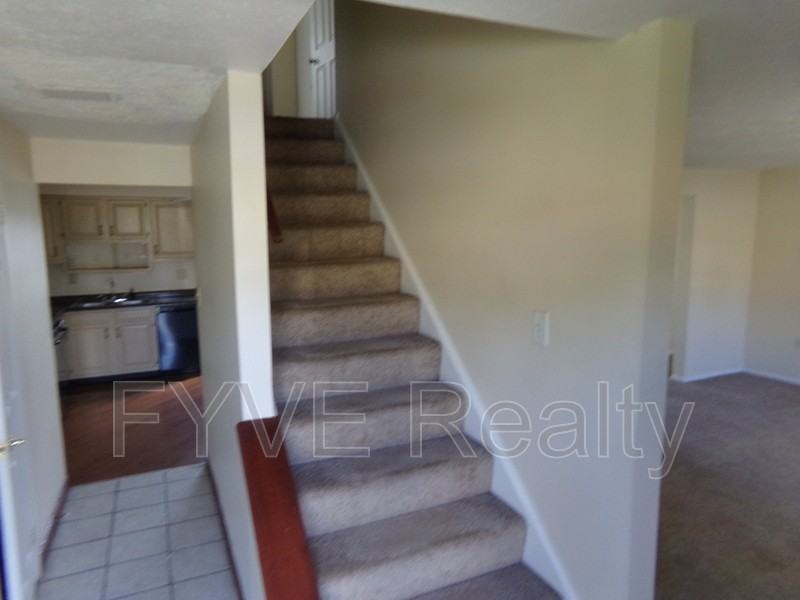 1511 Greentree Rd - Photo 2 of 25