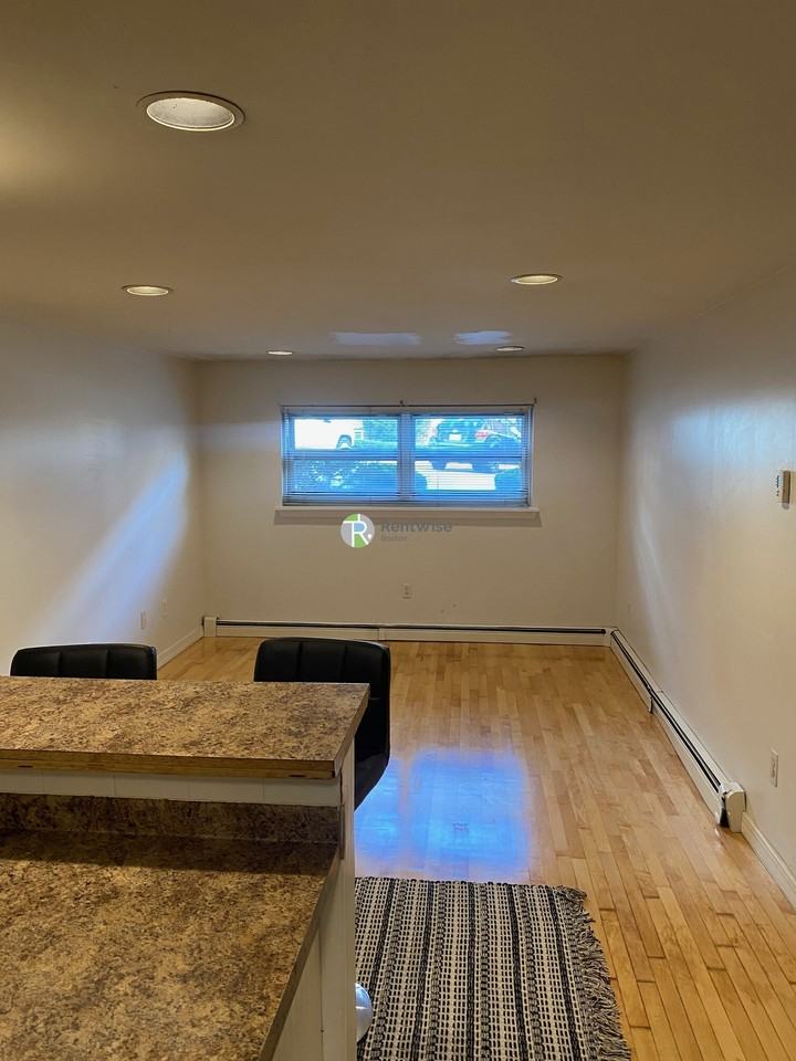 9 Commonwealth Ct #2 - Photo 2 of 12