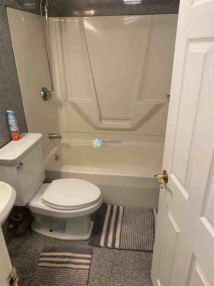 9 Commonwealth Ct #2 - Photo 5 of 12