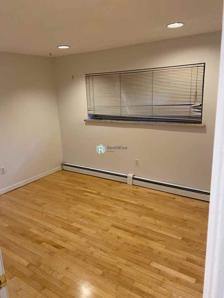 9 Commonwealth Ct #2 - Photo 6 of 12