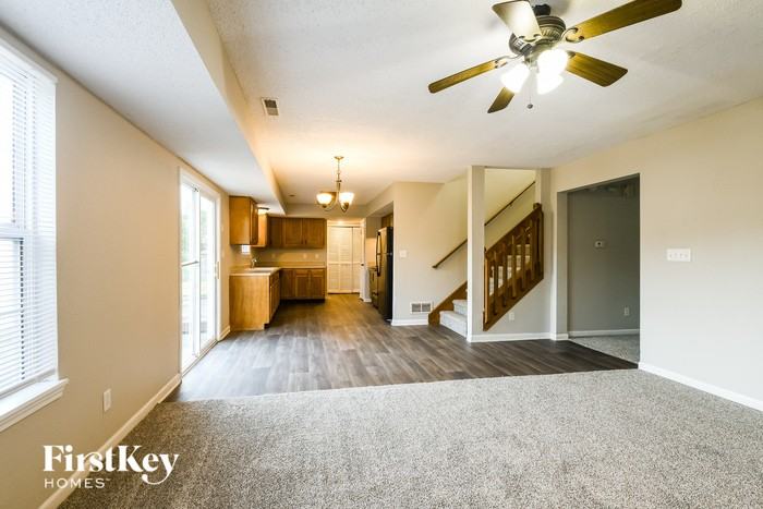 7313 Jackie Ct - Photo 3 of 16