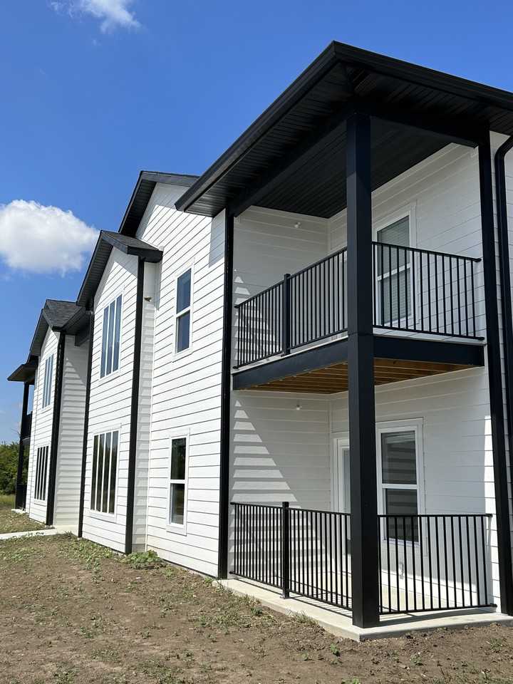 3800 Cambridge Dr #1 - Photo 2 of 14