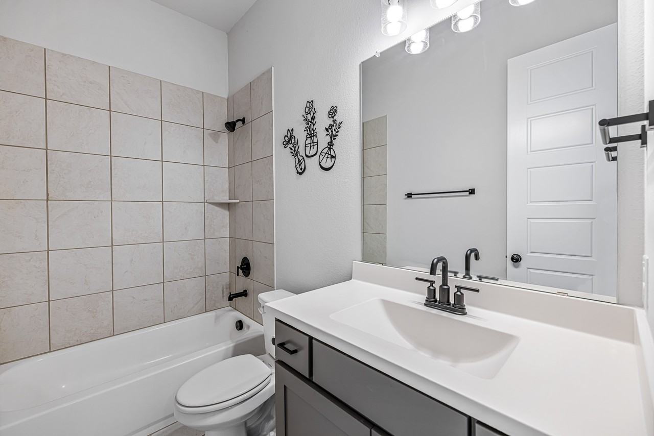 1405 19th Street - Photo 3 of 20