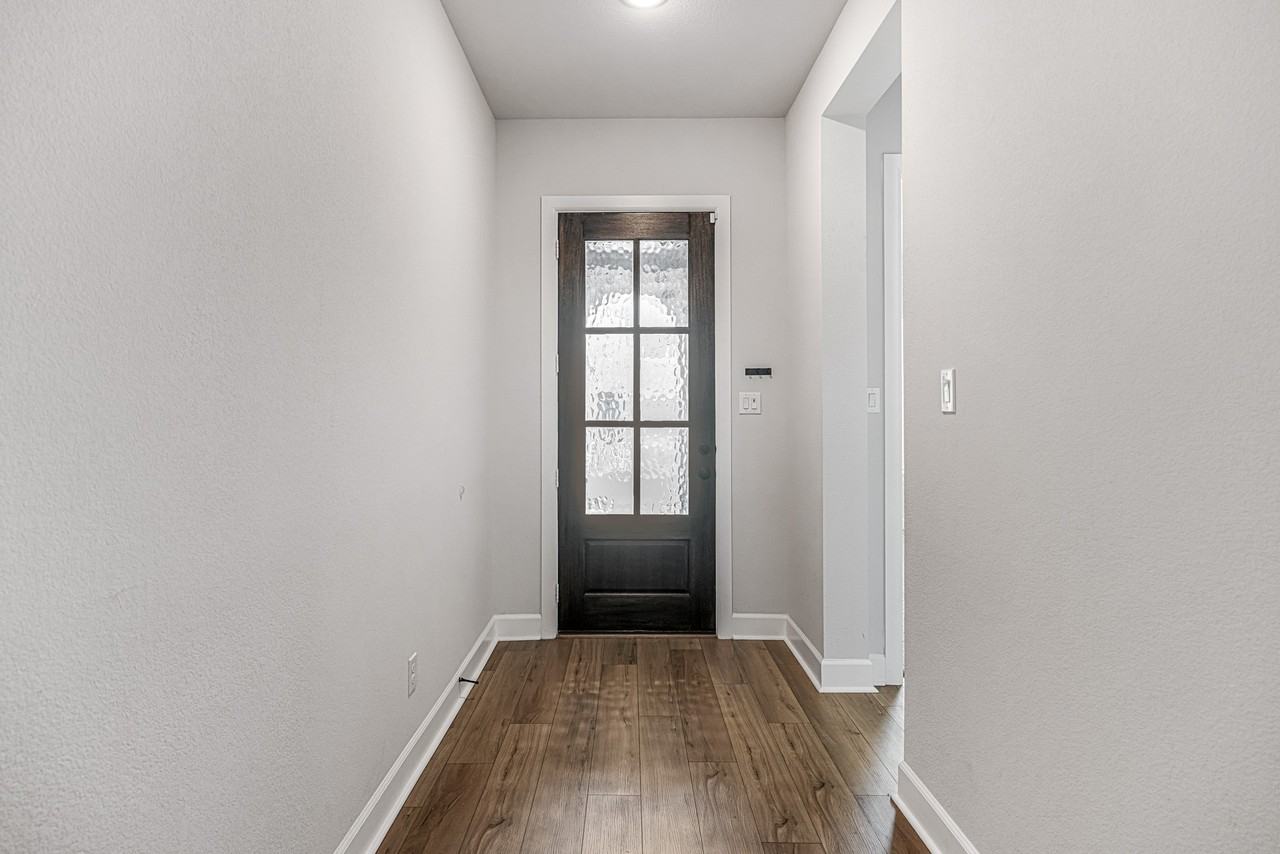 1405 19th Street - Photo 2 of 20