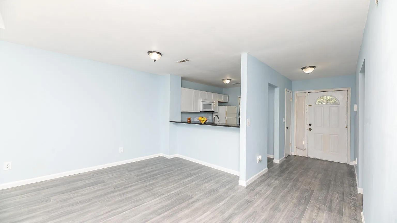 704 Temple Rd #B - Photo 3 of 11