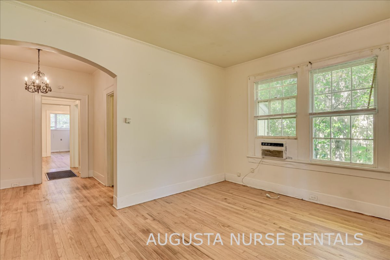 2136 Mcdowell St #B - Photo 5 of 20