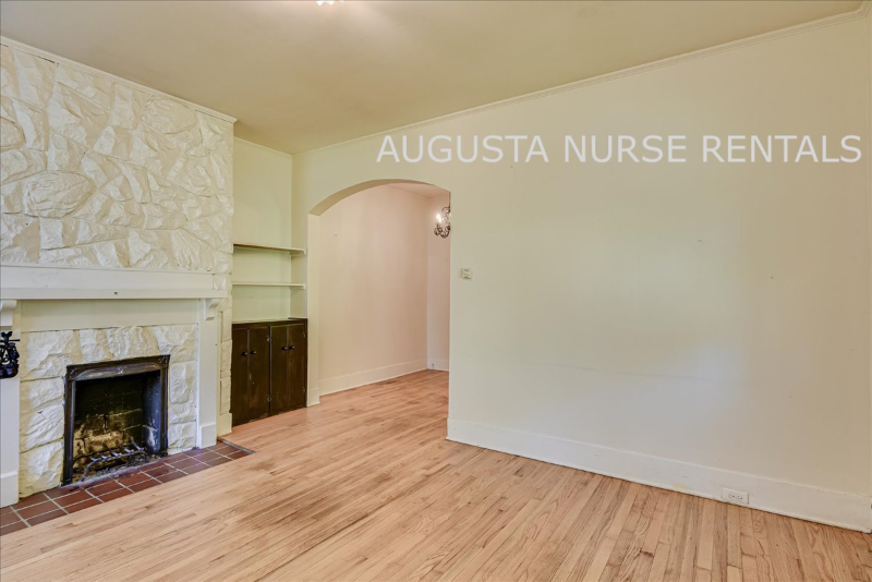 2136 Mcdowell St #B - Photo 6 of 20