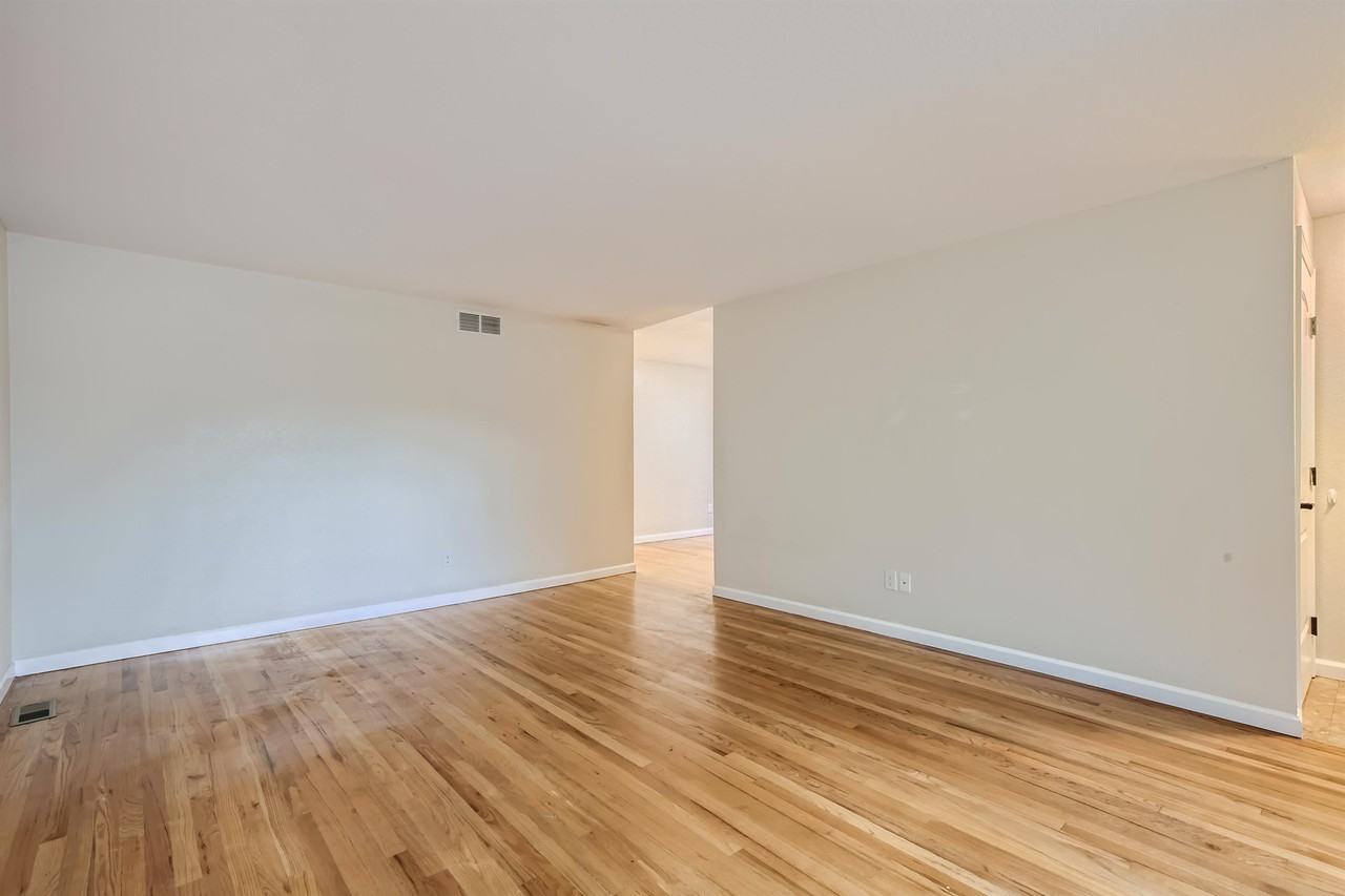 3183 Vaughn Street #1 - Photo 7 of 36