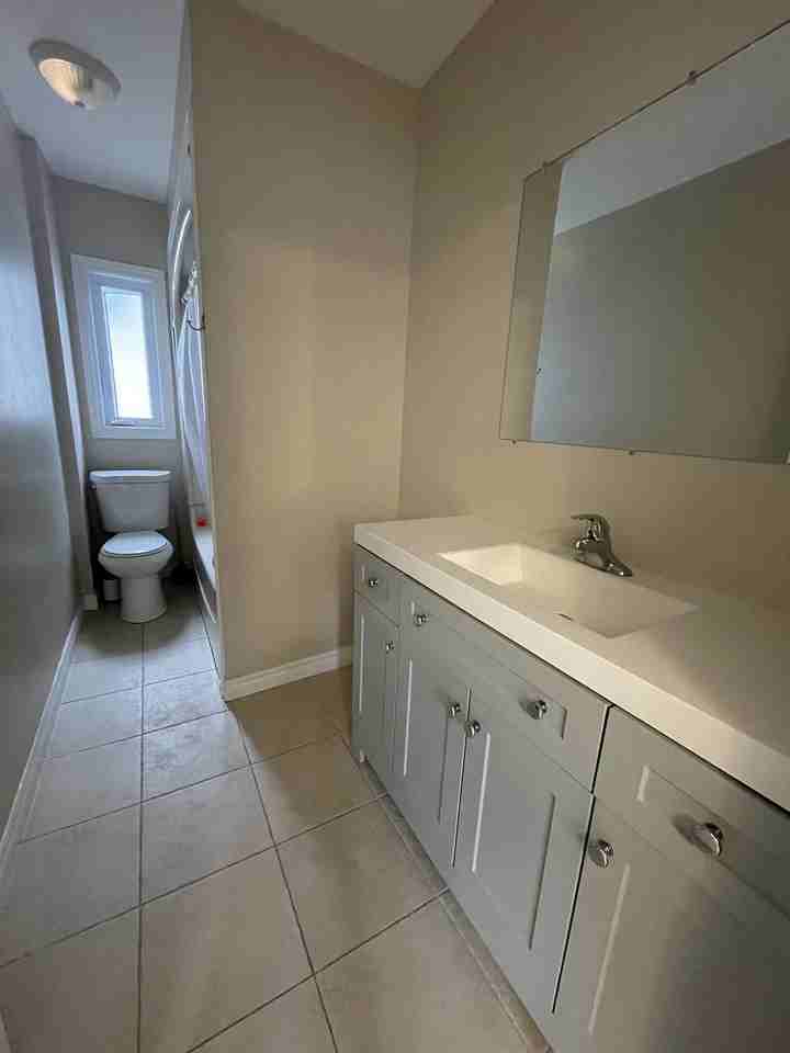 375 Murdock Ave - Photo 2 of 7