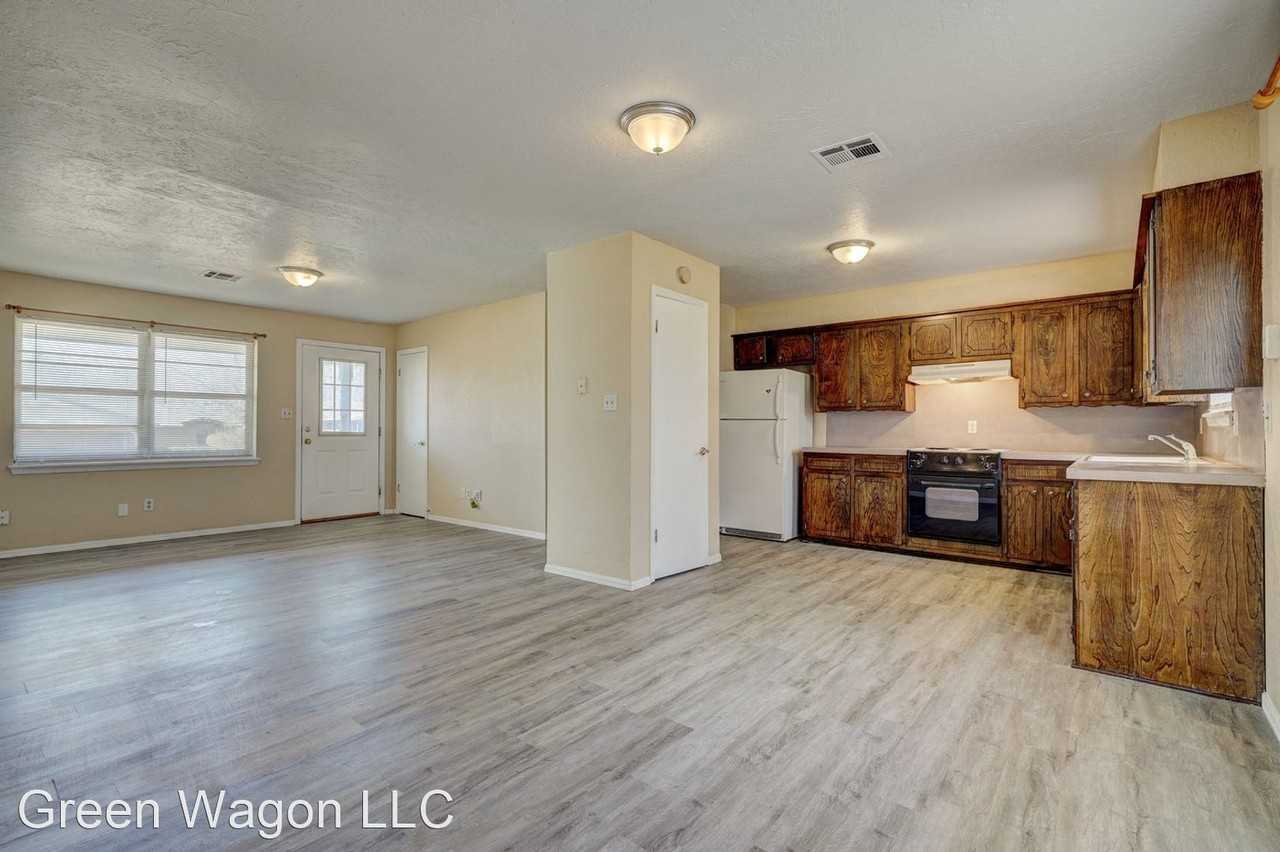 602 Noble Dr - Photo 2 of 16