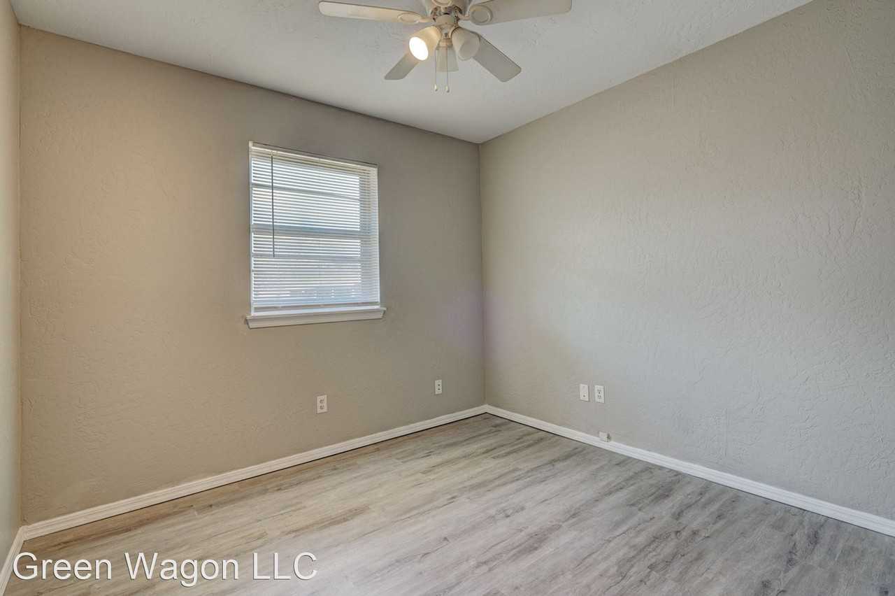 602 Noble Dr - Photo 3 of 16