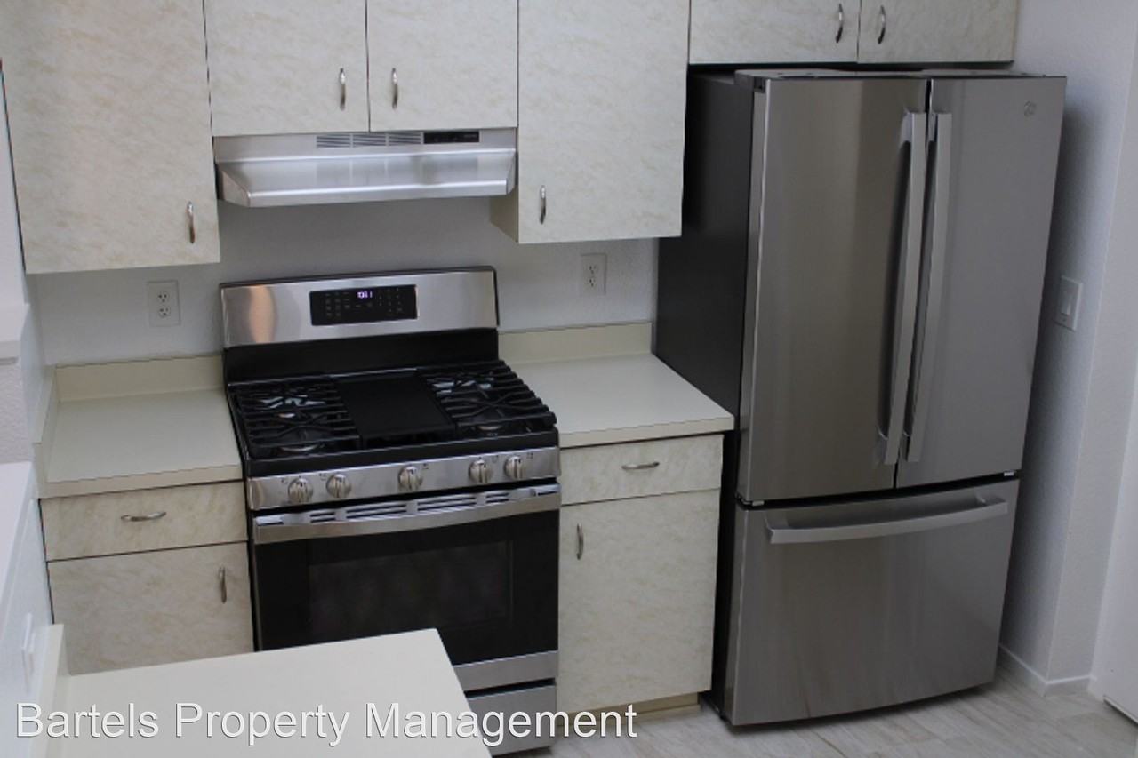 414 Lighthouse Ct - Photo 2 of 13