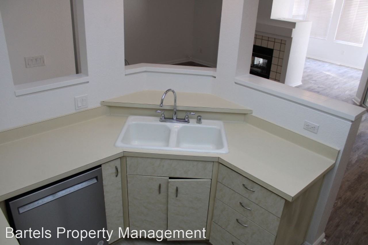 414 Lighthouse Ct - Photo 3 of 13