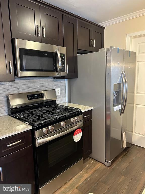 1810 Jefferson Ct - Photo 3 of 14
