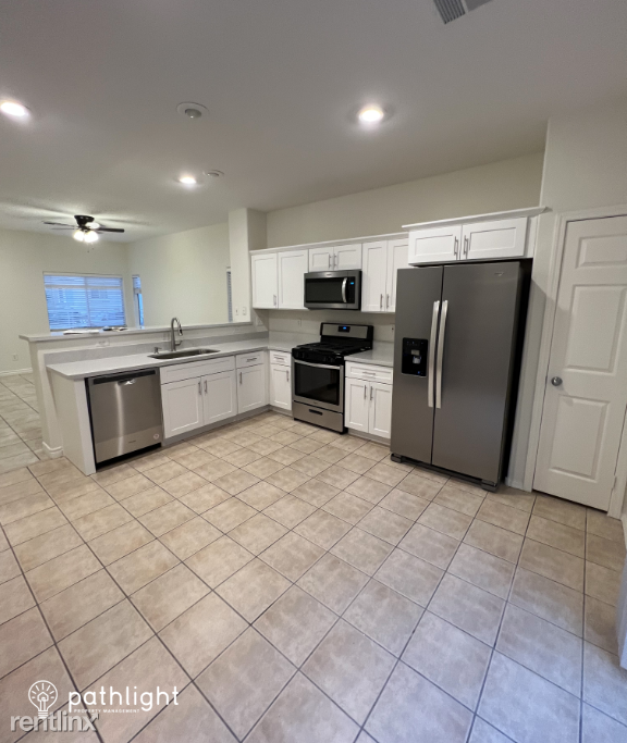 10605 Coal Canyon Ave - Photo 3 of 10