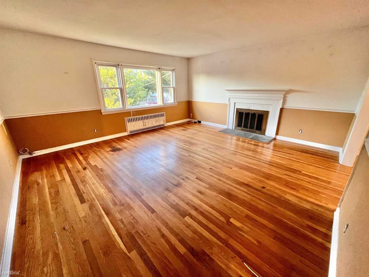 500 Ellendale Ave - Photo 2 of 9