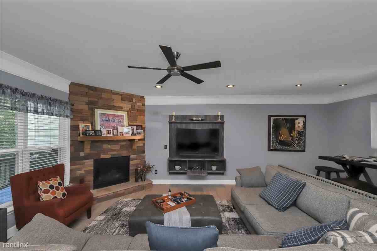 6529 Bennington Bluff Ct - Photo 3 of 45