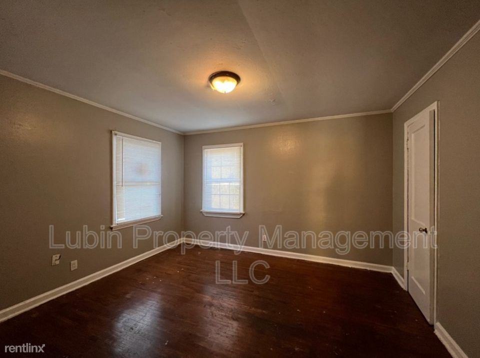 2340 Warren St - Photo 3 of 4