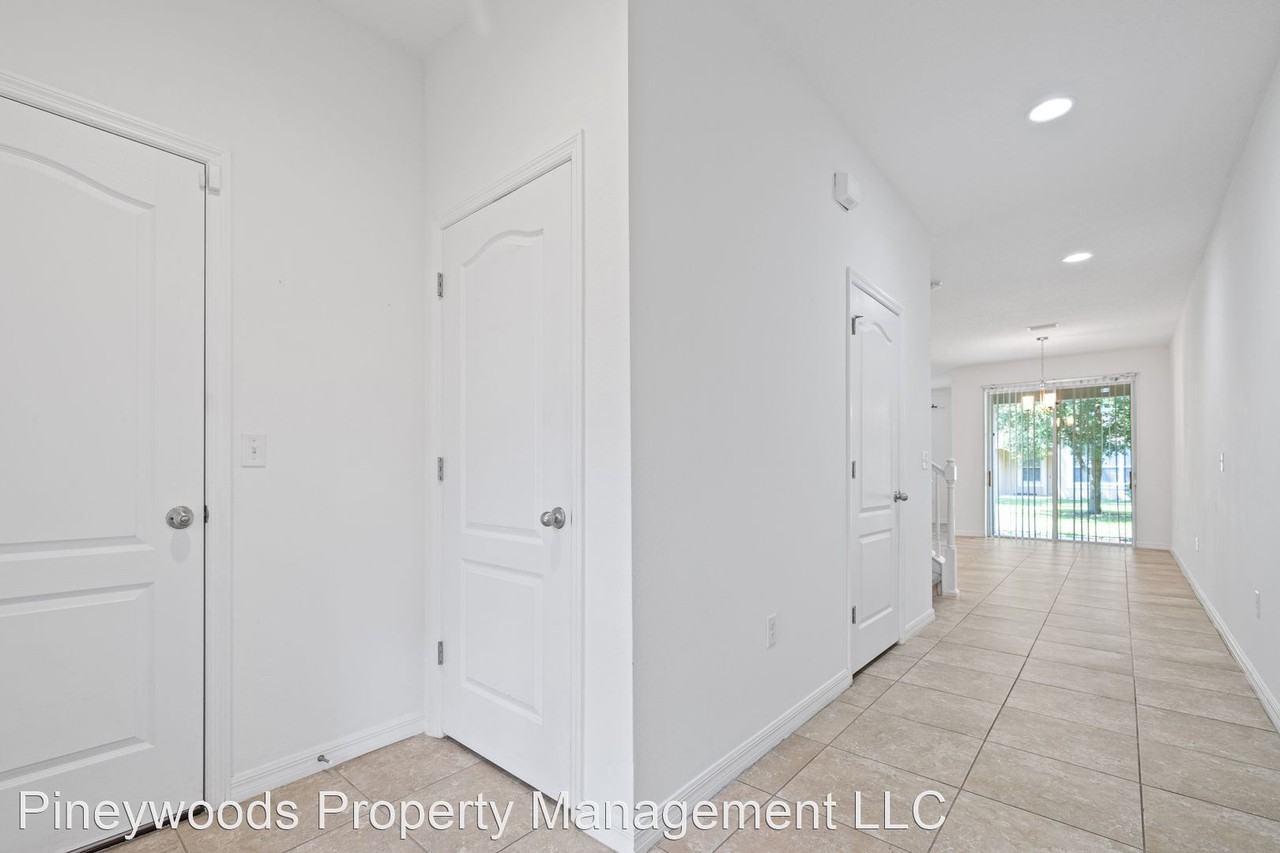 3849 Silverlake Way - Photo 3 of 25