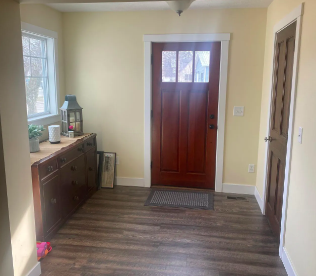 201 S State St - Photo 3 of 11